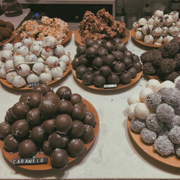 Meet your Posher, Gabby - Picture 2 of 10